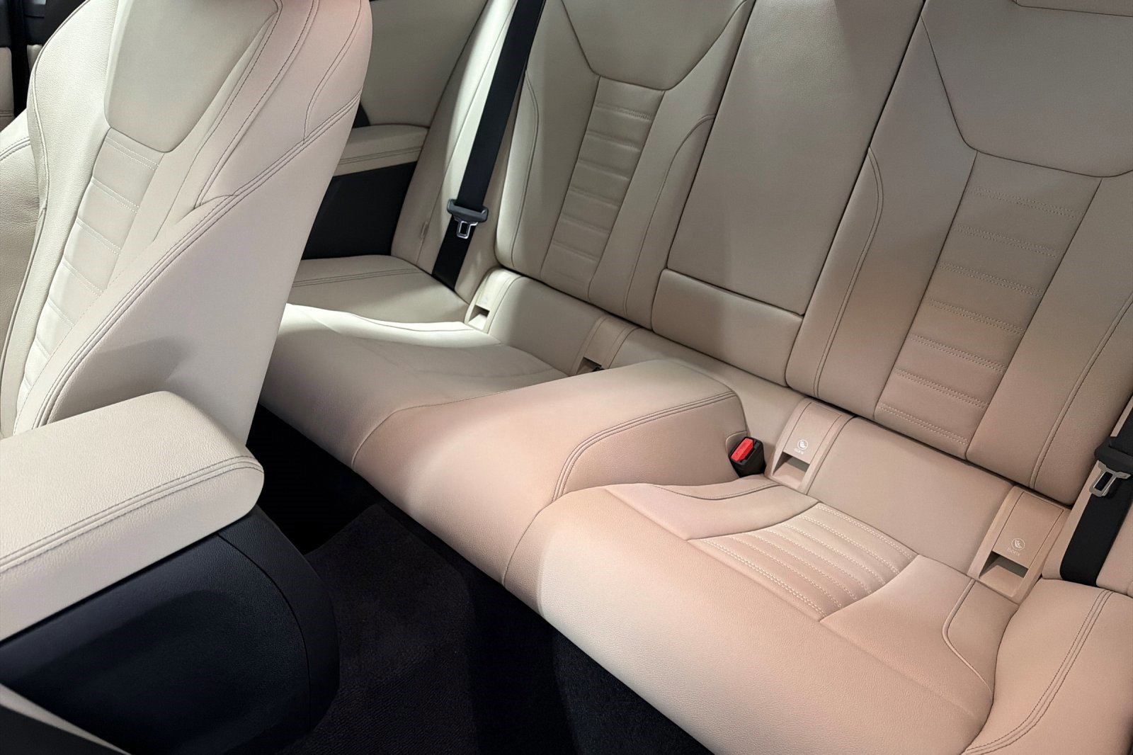 Used 2026 BMW 430i Coupe w/ M Sport Package RWD image 22
