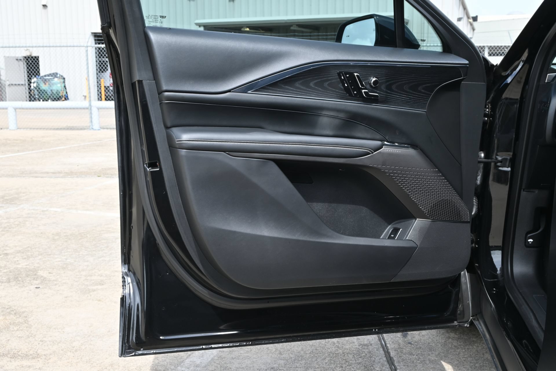 Certified 2024 Cadillac Lyriq Luxury RWD image 18