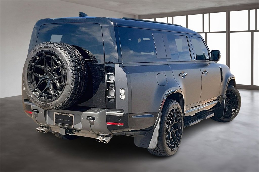 Used 2025 Land Rover Defender 130 V8 image 2