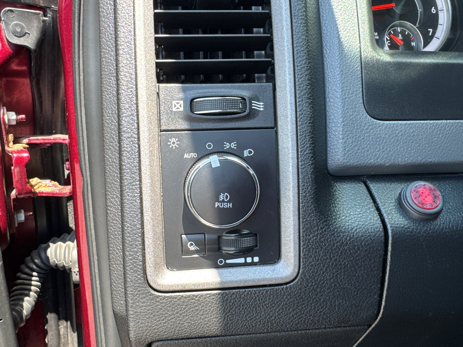 Used 2018 RAM 1500 Express w/ Wheel & Sound Group AWD/4WD image 16