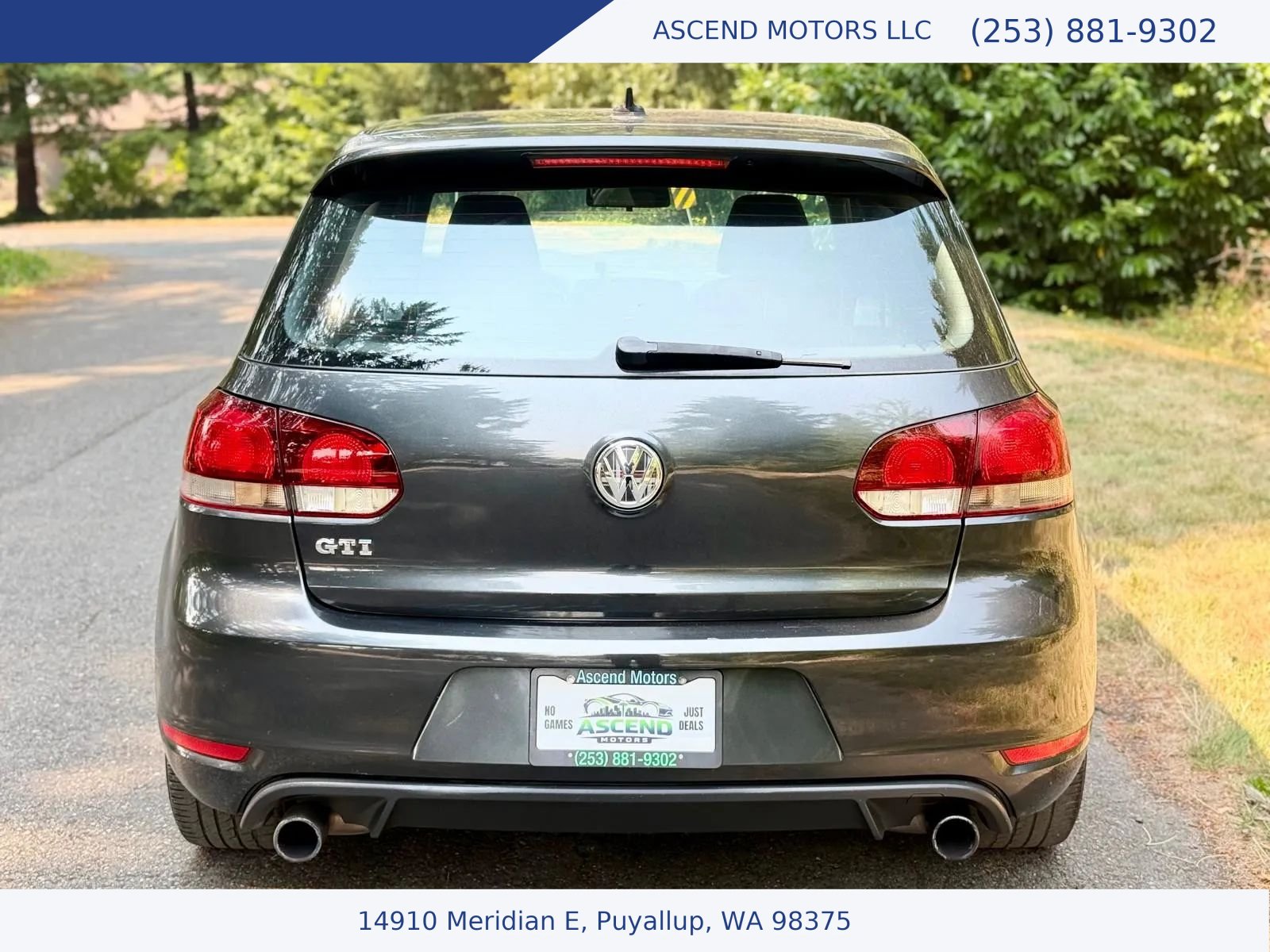 Used 2010 Volkswagen GTI 2-Door FWD image 4