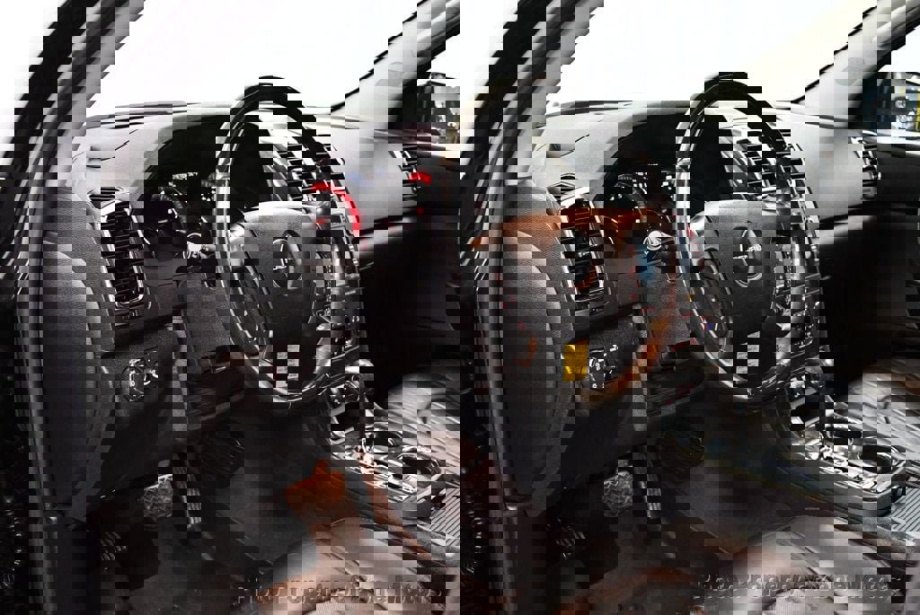 Used 2011 GMC Acadia Denali image 5