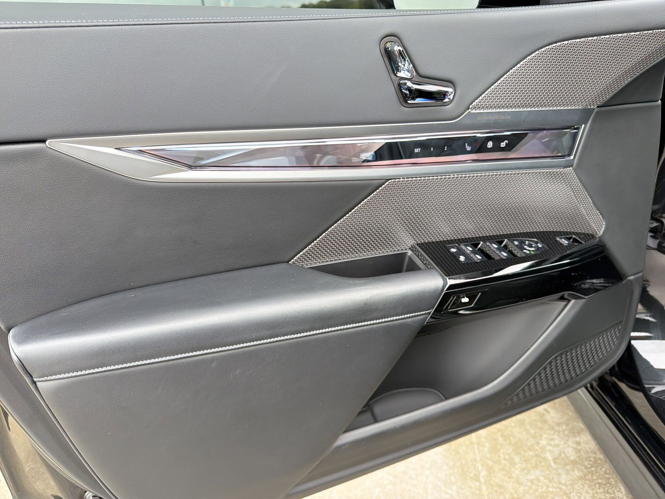 Certified 2023 BMW 740i w/ Parking Assistance Package RWD image 12