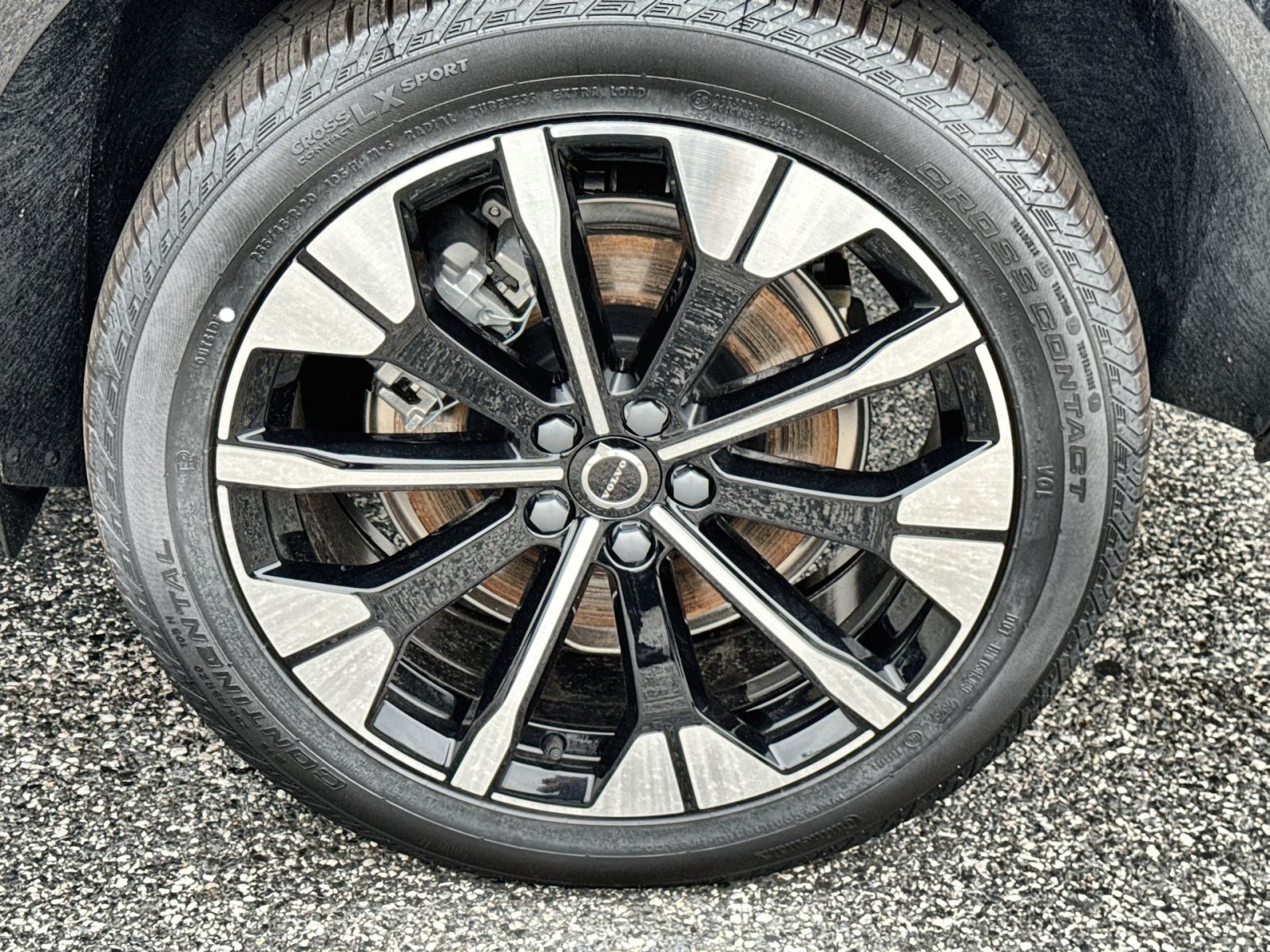 New 2026 Volvo XC60 T8 Plus w/ Protection Package Premier AWD/4WD image 12