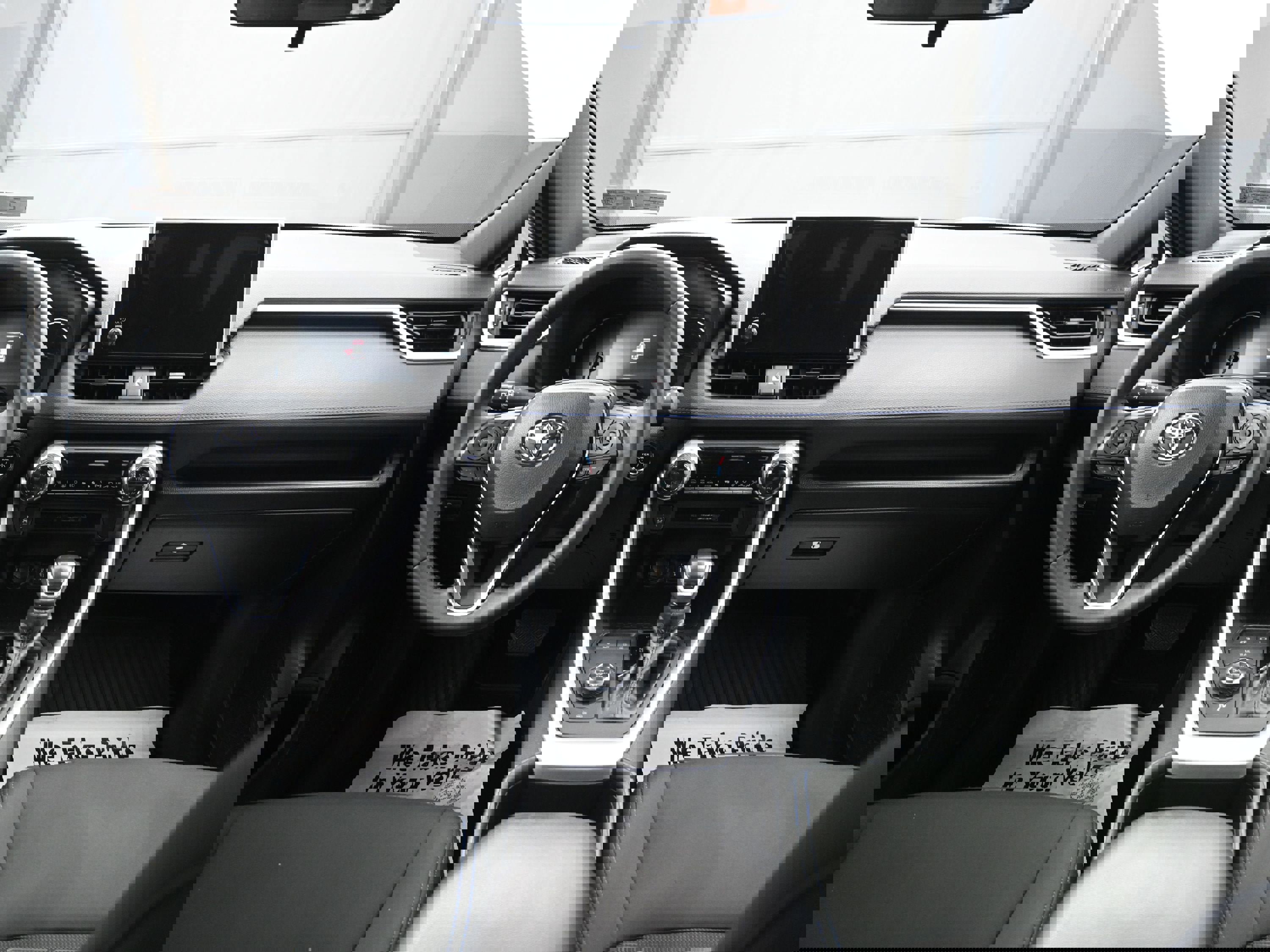 Used 2023 Toyota RAV4 SE image 21