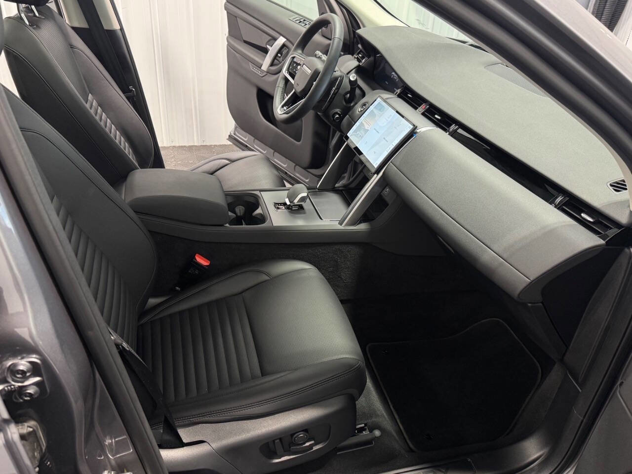 Used 2025 Land Rover Discovery Sport S AWD/4WD image 23