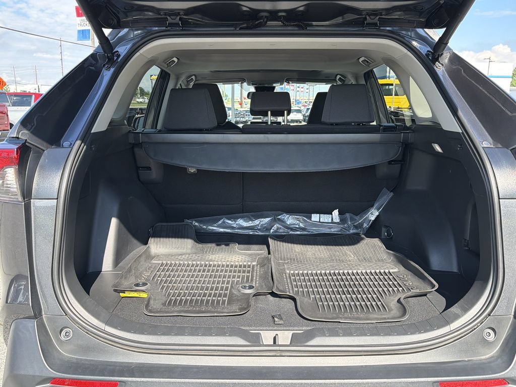 Used 2024 Toyota RAV4 XLE w/ Convenience Package FWD image 20