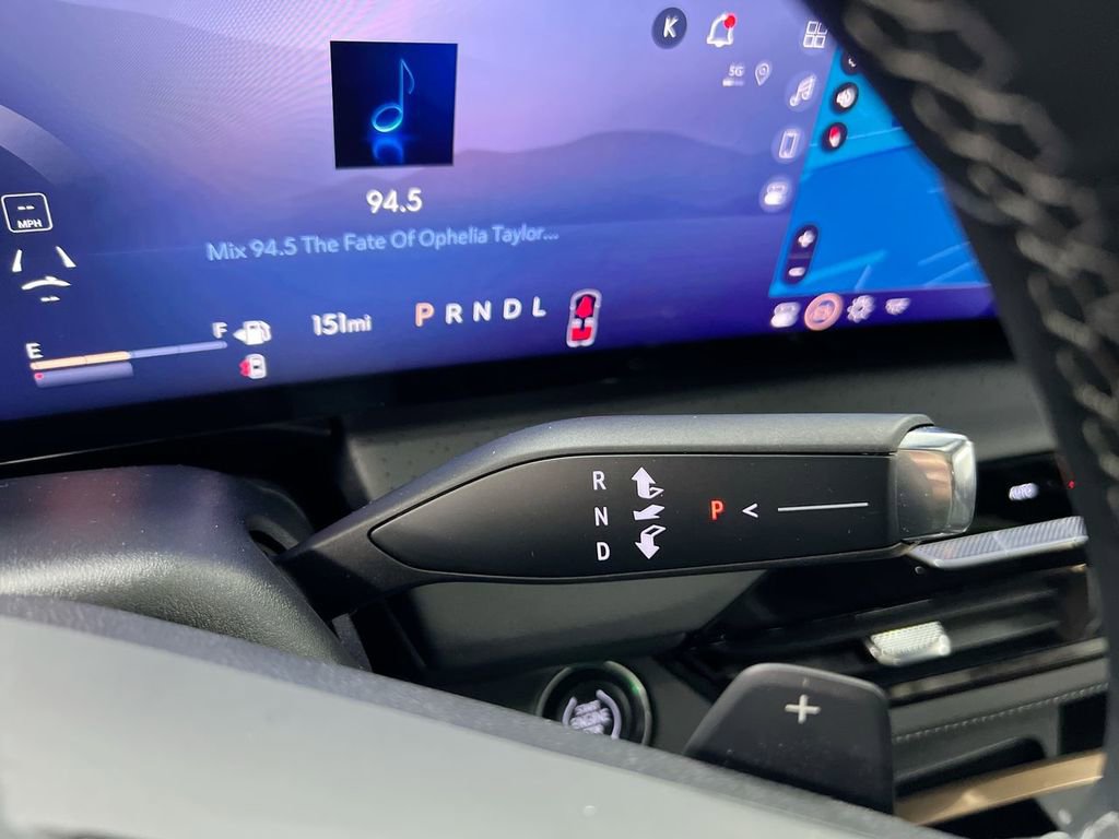 Used 2025 Buick Enclave Avenir w/ LPO, Floor Liner Package FWD image 18