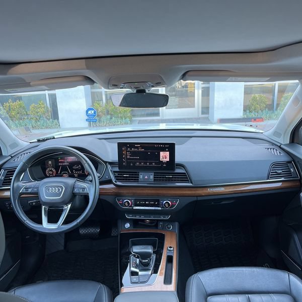 Used 2022 Audi Q5 2.0T Premium Plus w/ Premium Plus Package AWD/4WD image 6