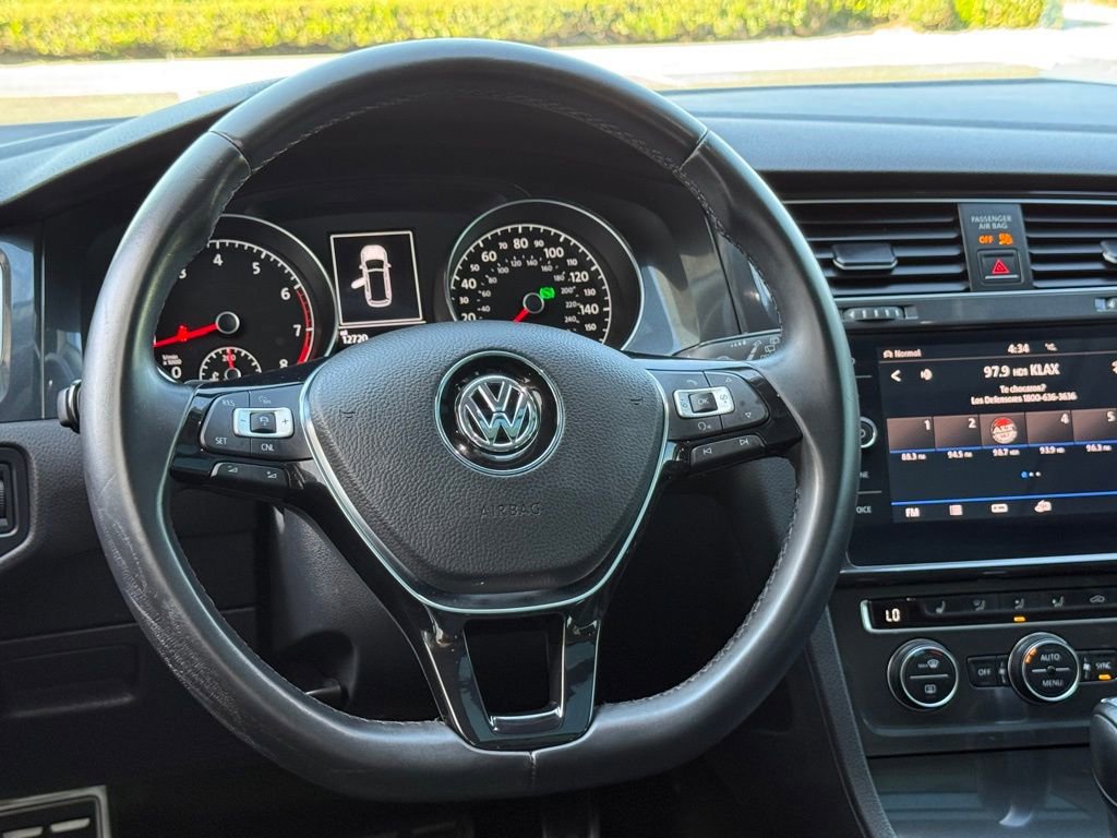 Used 2018 Volkswagen Golf Alltrack SEL image 28