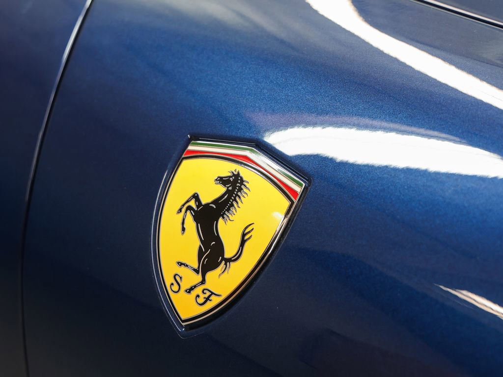 Certified 2025 Ferrari Roma Spider RWD image 10