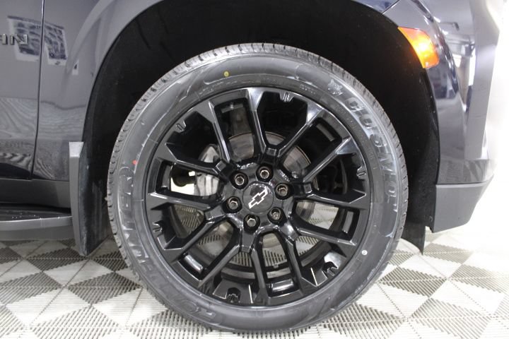 Used 2022 Chevrolet Suburban RST w/ Luxury Package AWD/4WD image 46