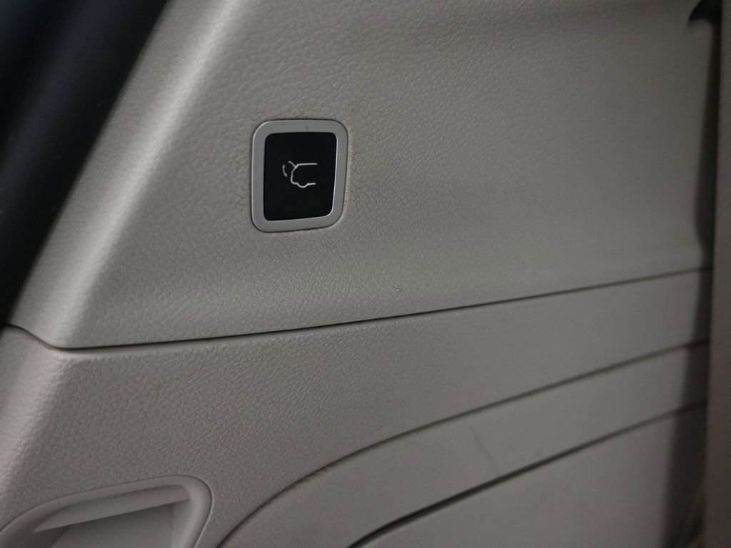 Used 2021 Chrysler Pacifica Limited w/ Premium & Safety Sphere Group image 11