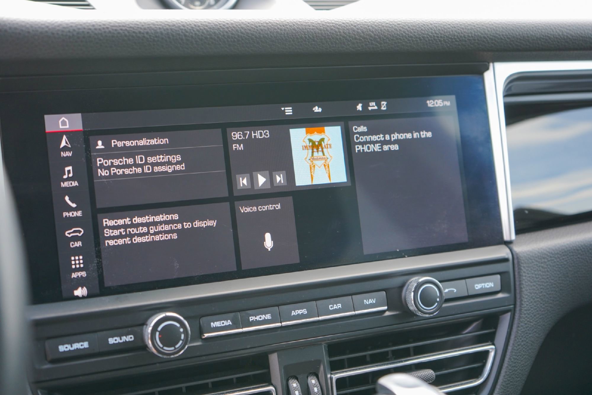 Used 2020 Porsche Macan image 16