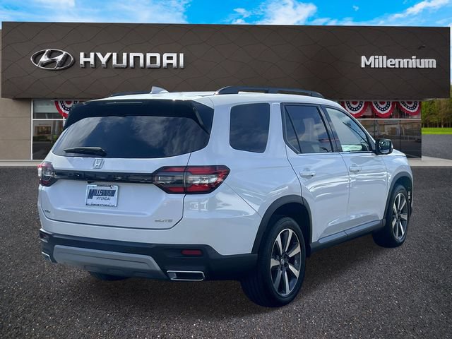 Used 2023 Honda Pilot Elite image 6