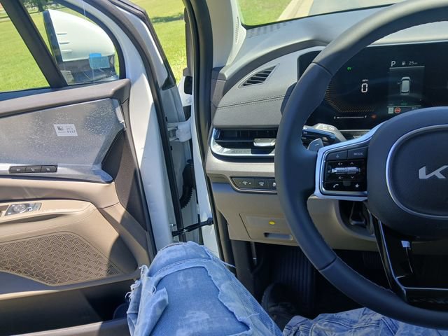 New 2026 Kia Carnival EX FWD image 33