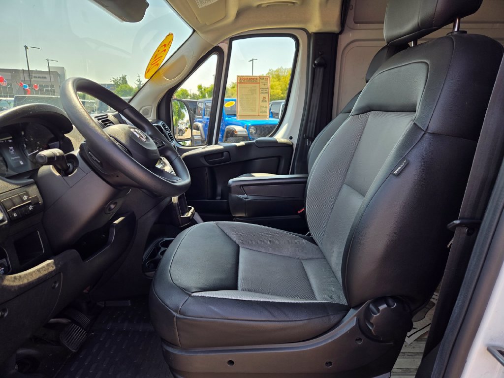 Used 2025 RAM ProMaster 2500 w/ Convenience Group FWD image 13