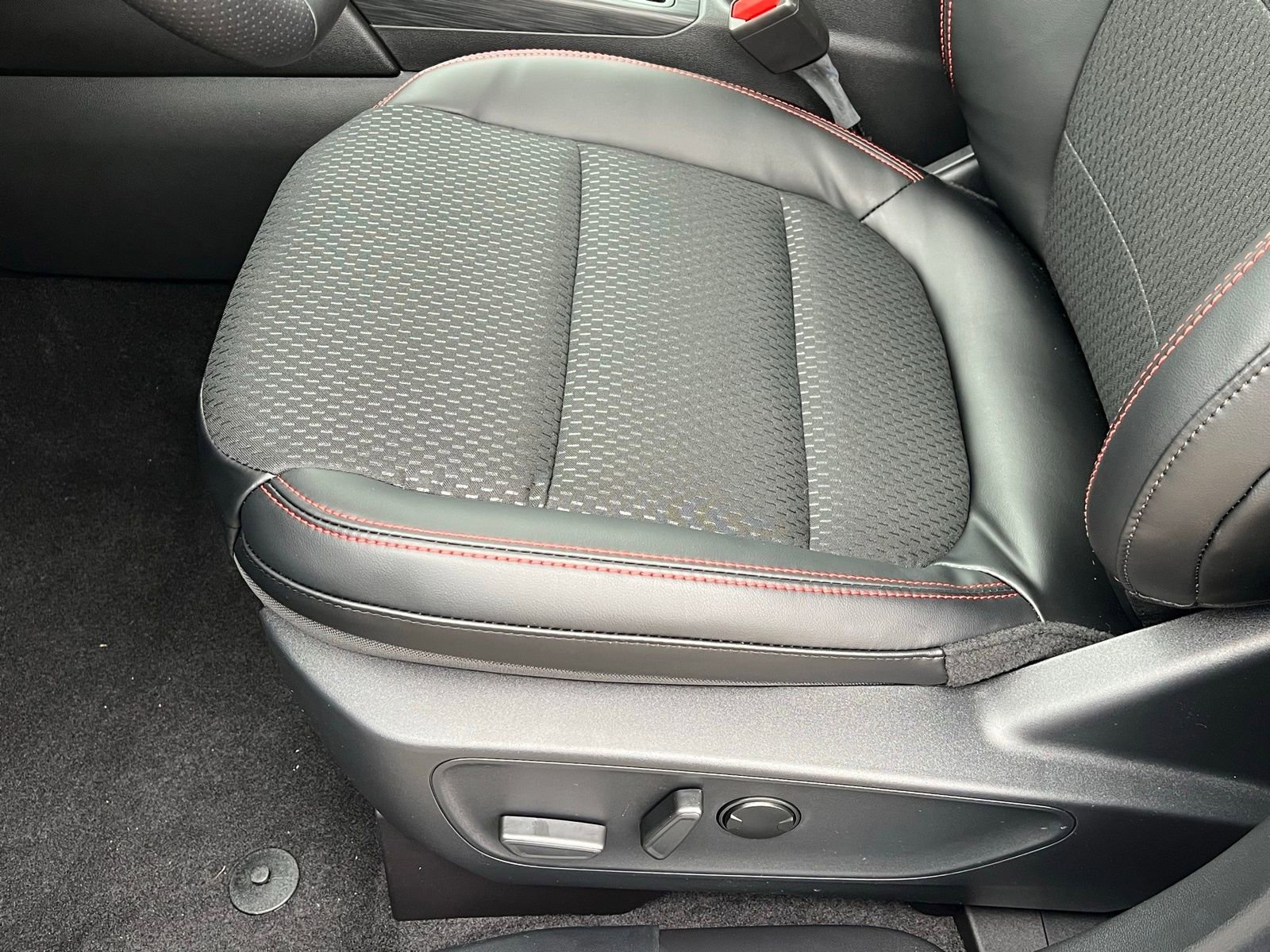 New 2026 Ford Escape ST-Line Select w/ Tech Pack #2 image 35