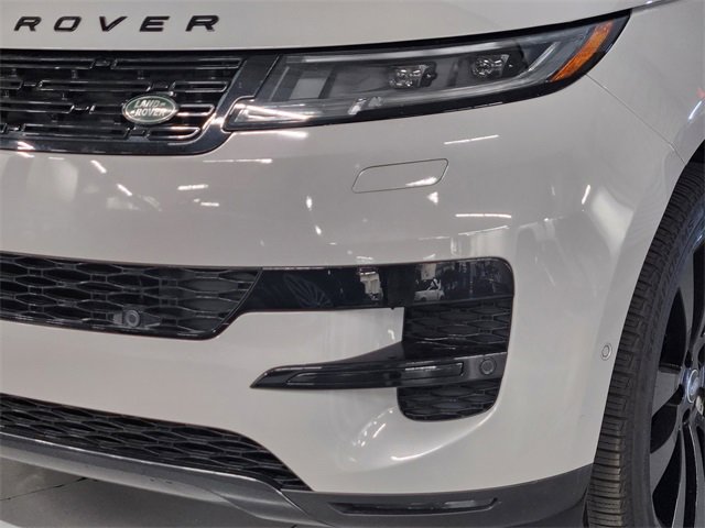 Used 2025 Land Rover Range Rover Sport SE image 12