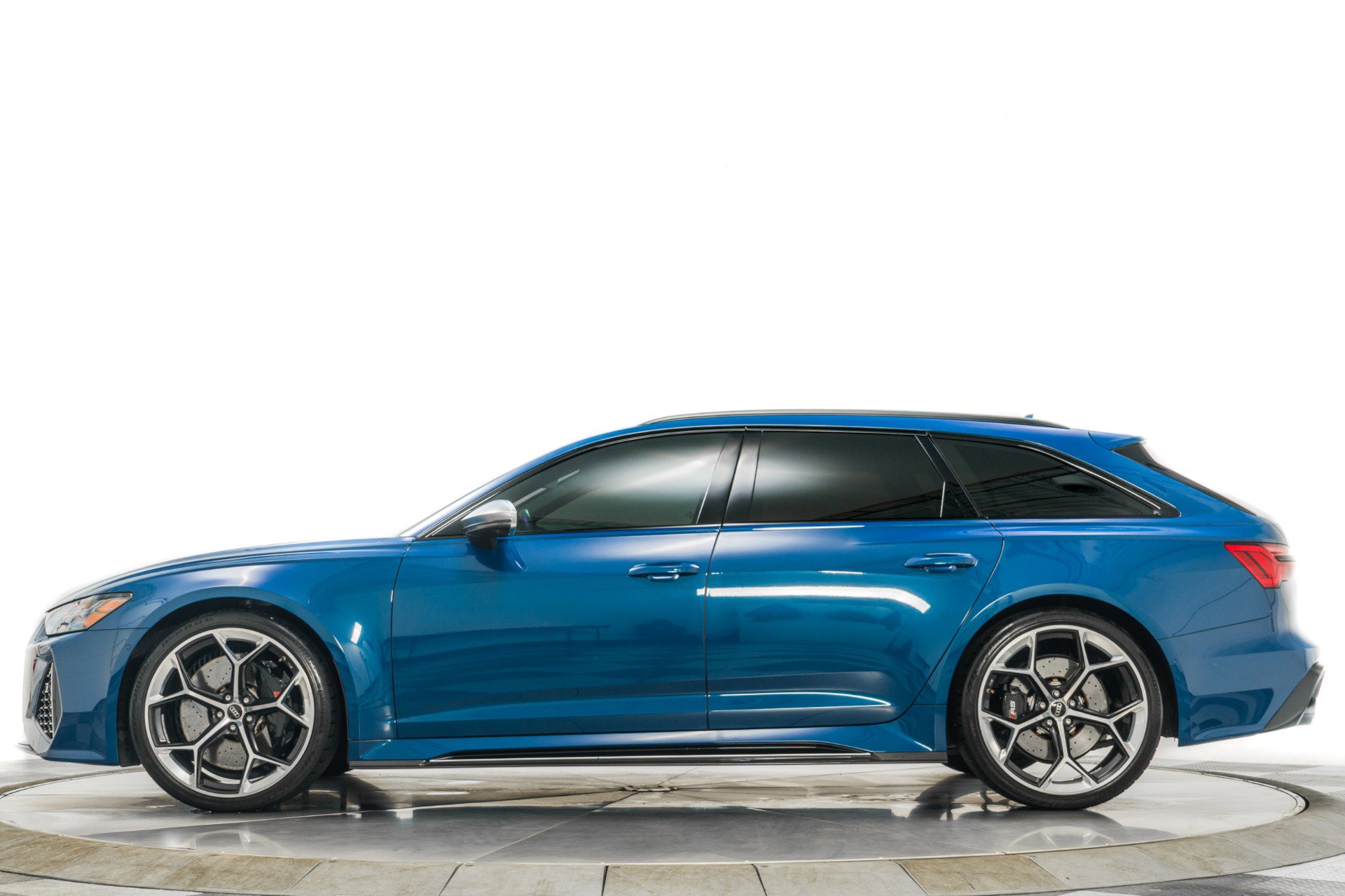 Used 2024 Audi RS 6 performance w/ Black Optic Package image 6