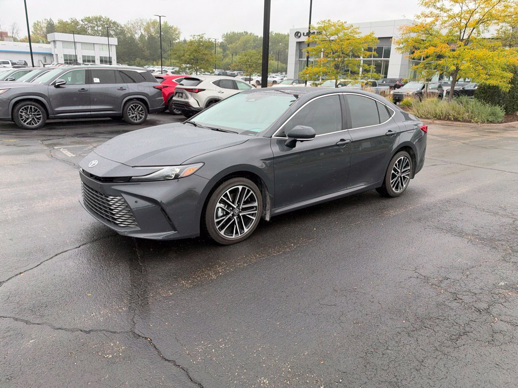 Used 2025 Toyota Camry XLE w/ Premium Plus Package AWD/4WD image 3