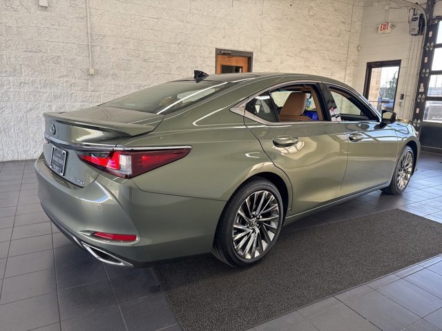 New 2025 Lexus ES 350 Ultra Luxury image 8