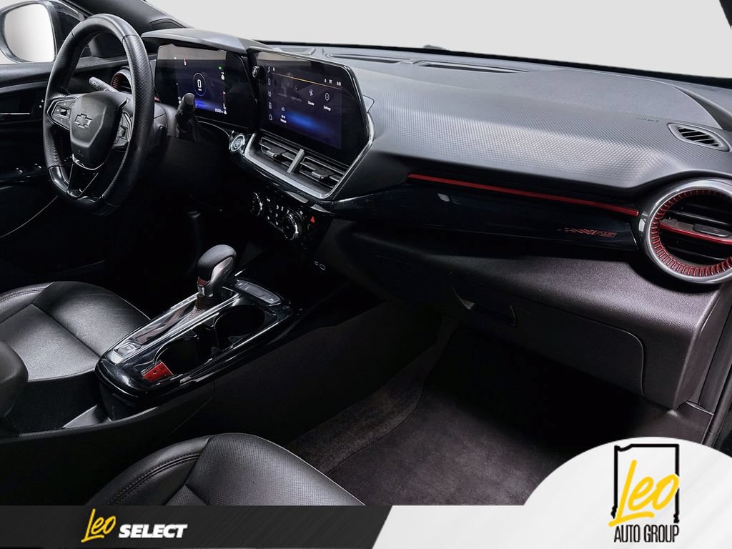 Used 2024 Chevrolet Trax RS FWD image 30