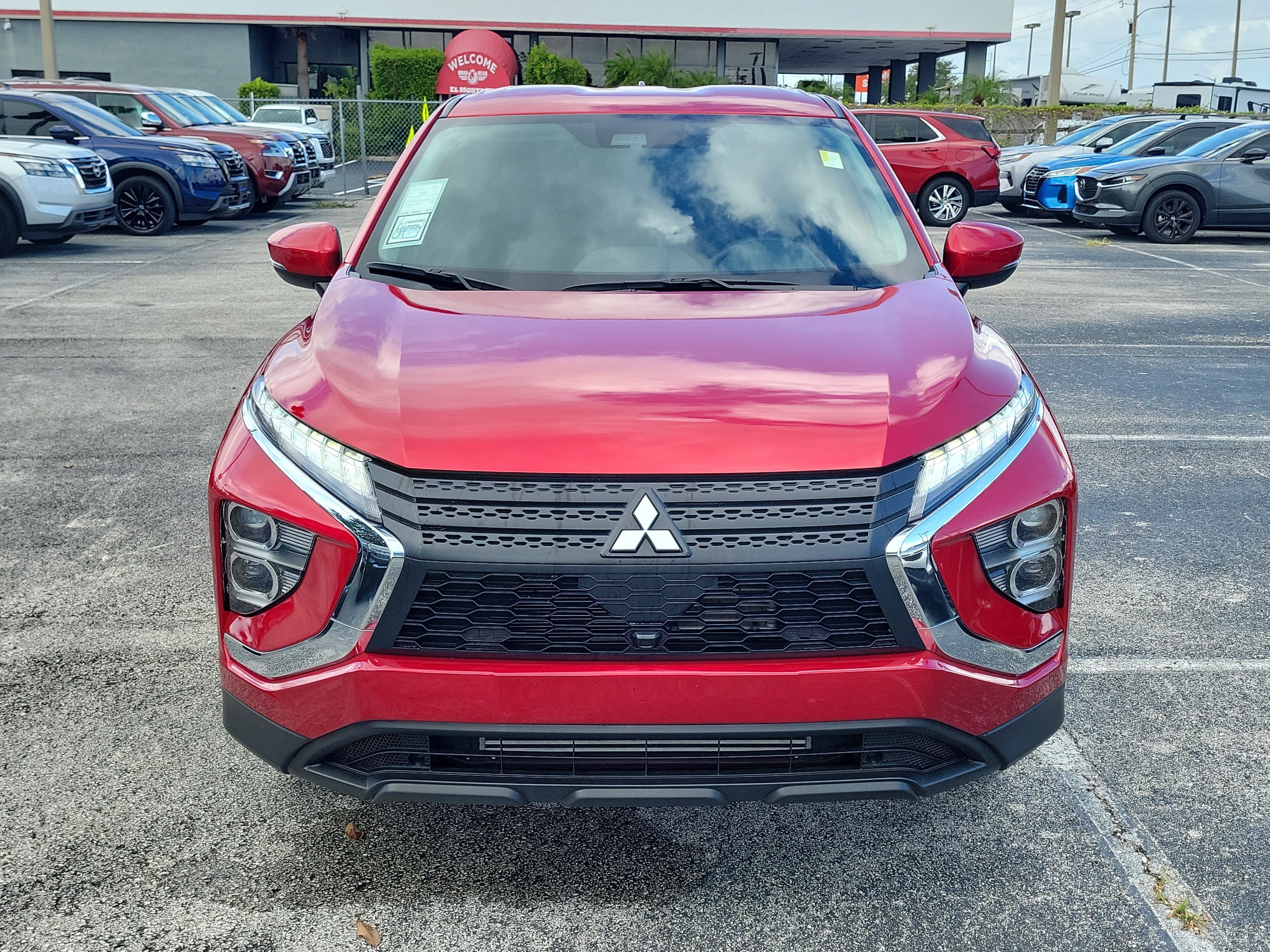 Used 2025 Mitsubishi Eclipse Cross ES AWD/4WD image 2