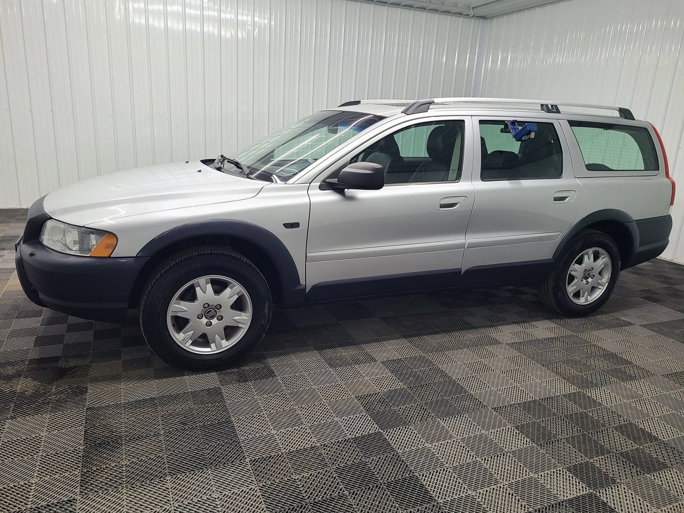 Used 2006 Volvo XC70 Ocean Race Edition AWD/4WD image 8