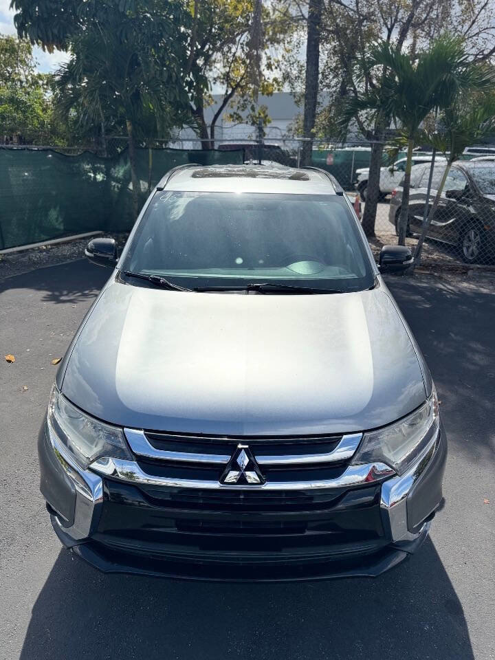 Used 2018 Mitsubishi Outlander SE image 14