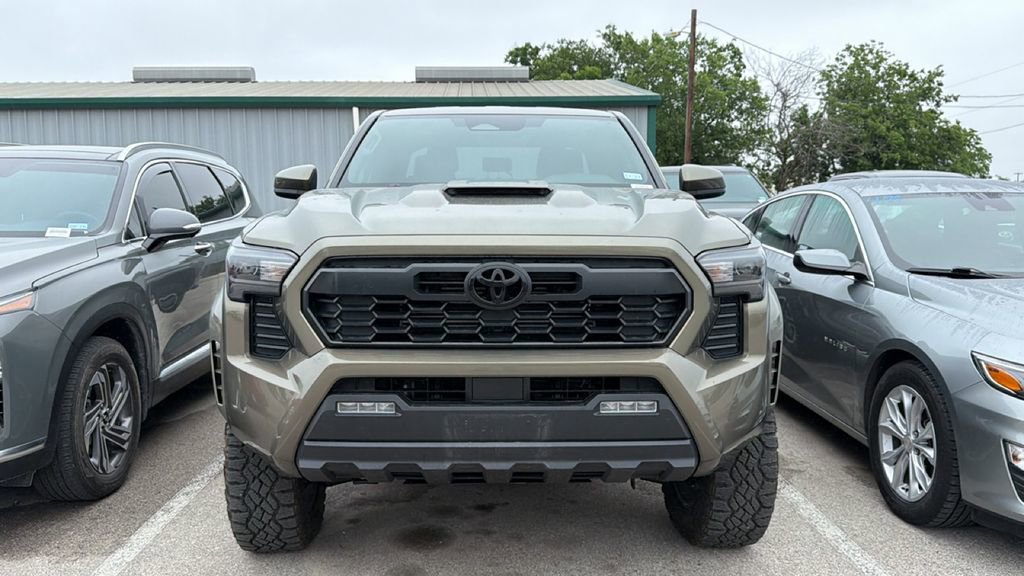 Certified 2025 Toyota Tacoma TRD Sport AWD/4WD image 2