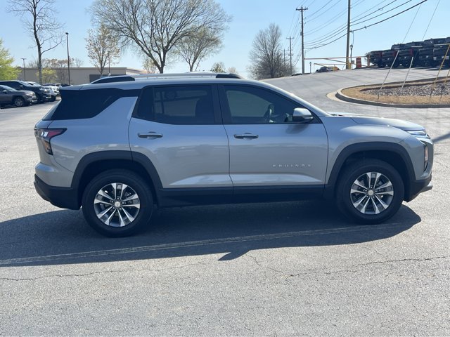 Used 2025 Chevrolet Equinox LT image 4