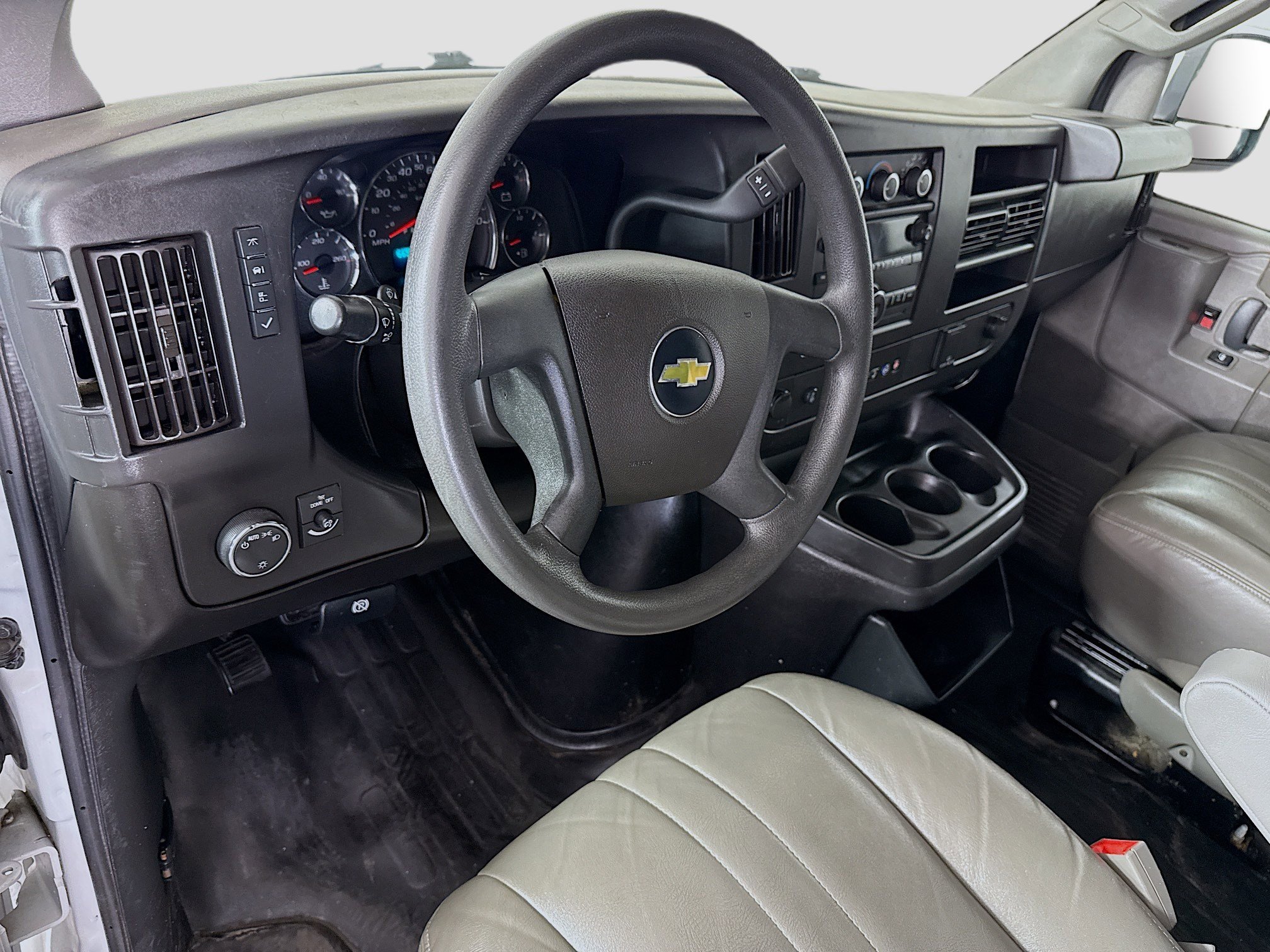 Used 2022 Chevrolet Express 2500 image 19