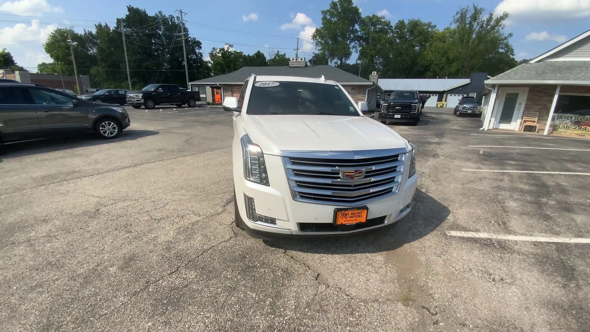 Used 2017 Cadillac Escalade Platinum RWD image 3