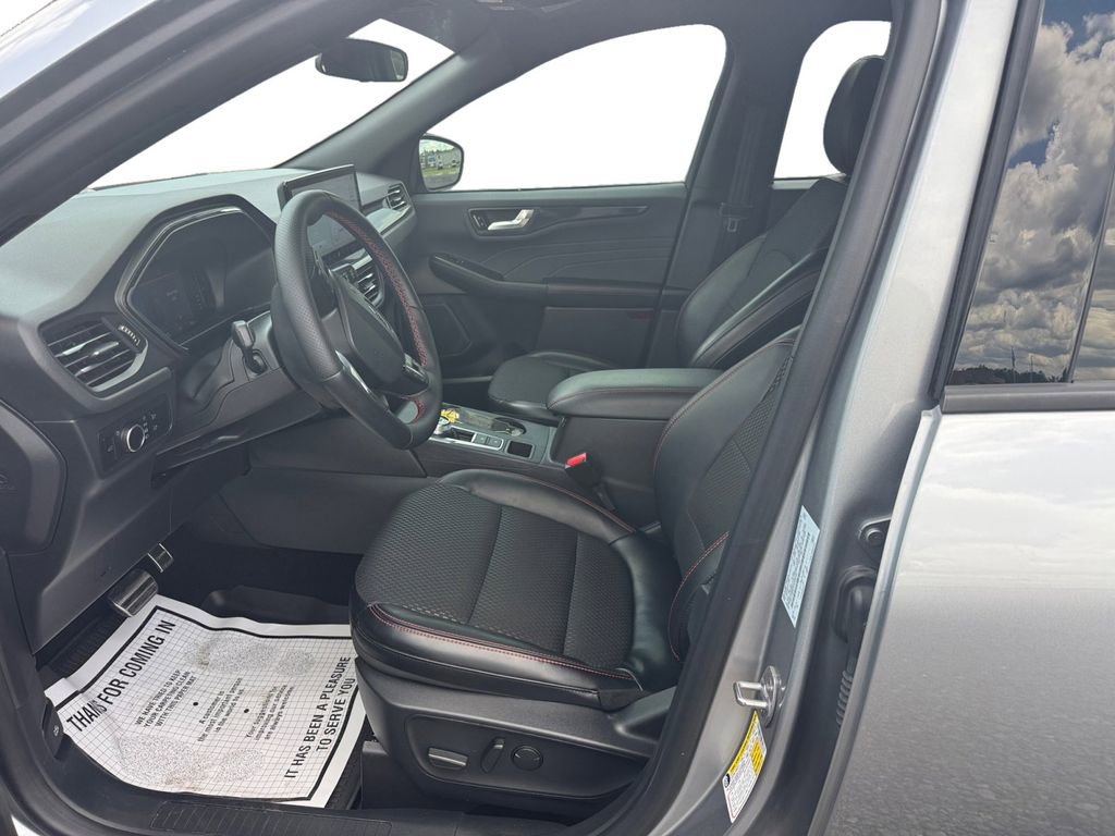 Certified 2024 Ford Escape ST-Line w/ Tech Pack #1 FWD image 9