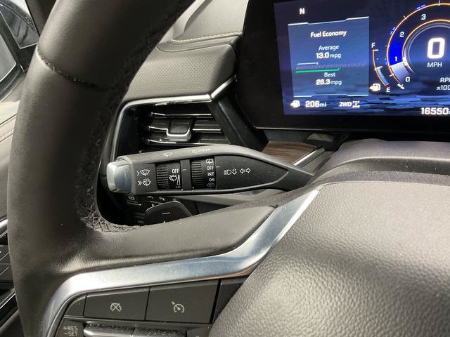 Used 2025 Chevrolet Suburban Premier AWD/4WD image 21