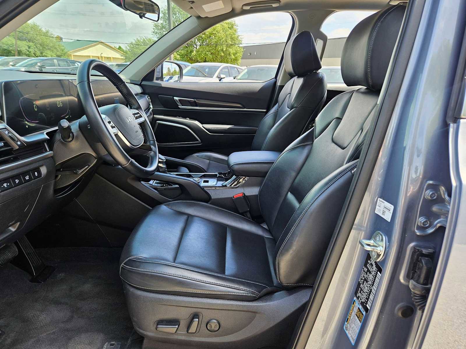 Used 2025 Kia Telluride S image 15