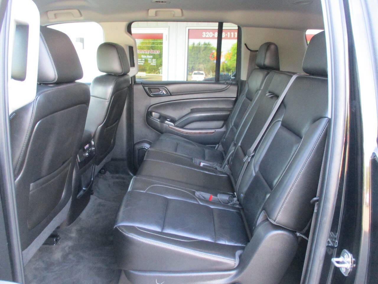 Used 2015 Chevrolet Suburban LT image 18