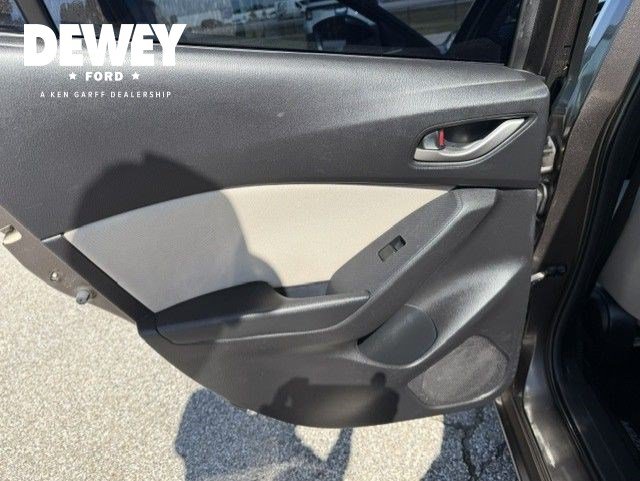 Used 2015 MAZDA MAZDA3 i Touring FWD image 23