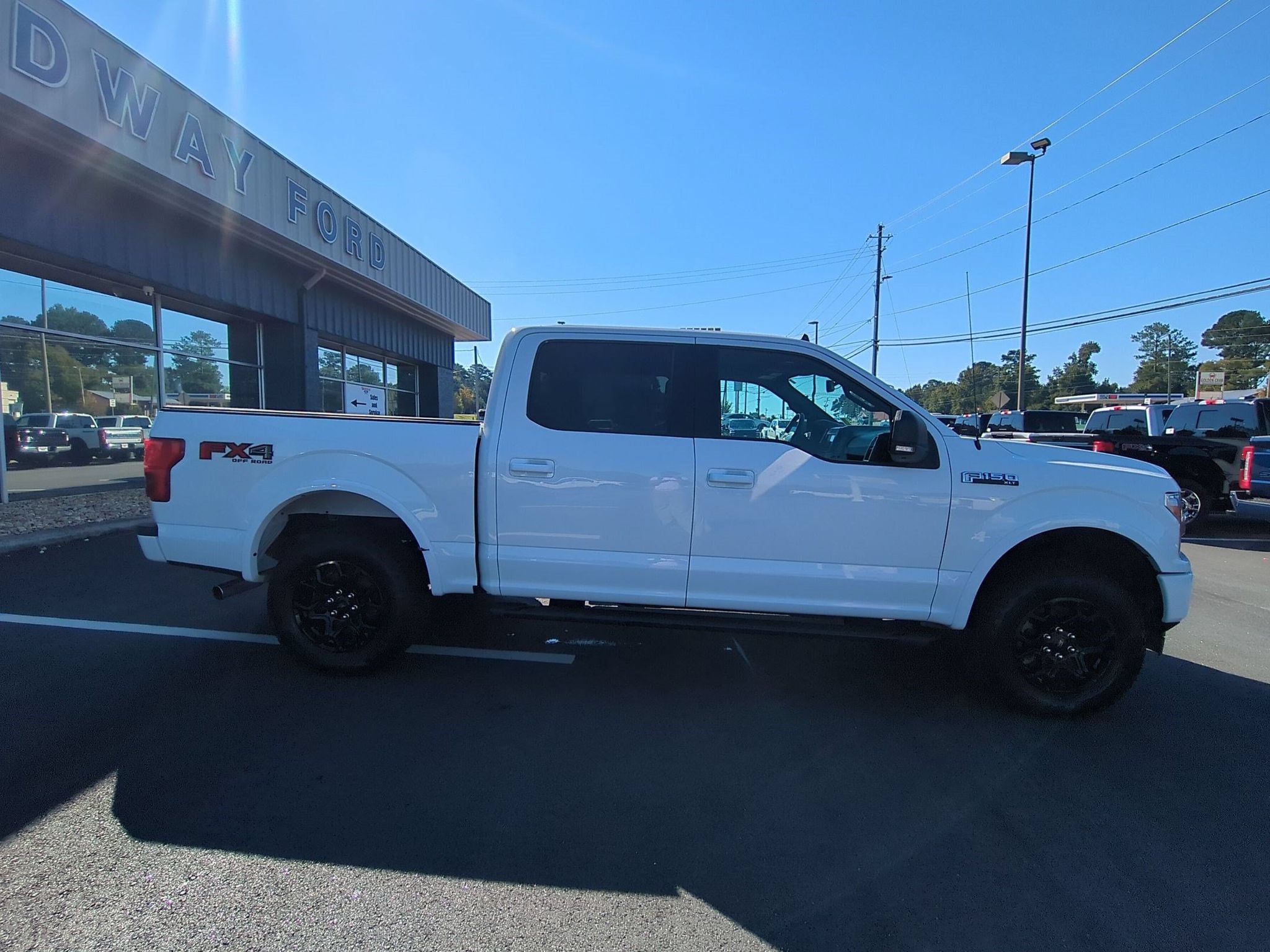 Used 2020 Ford F150 XLT w/ Equipment Group 302A Luxury AWD/4WD image 4