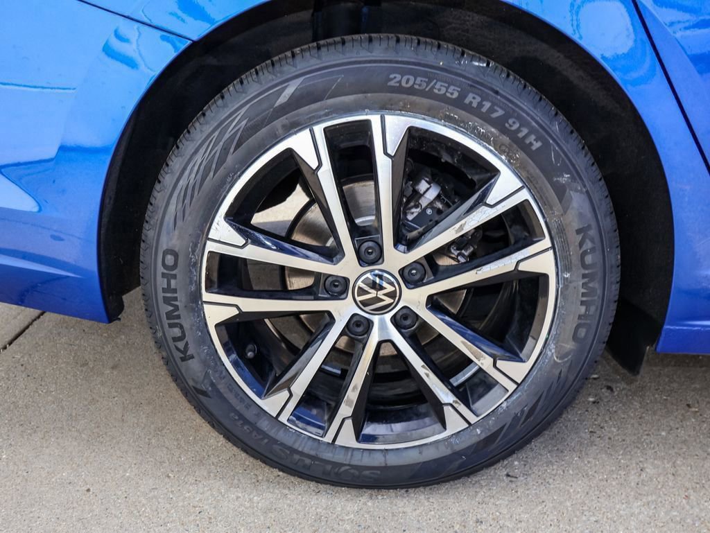 Certified 2024 Volkswagen Jetta Sport image 9