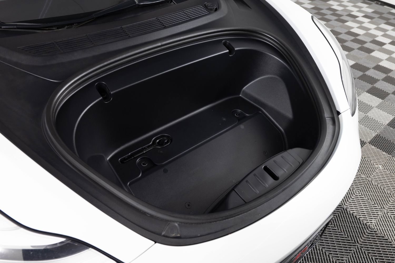 Used 2020 Tesla Model 3 Standard Range RWD image 37