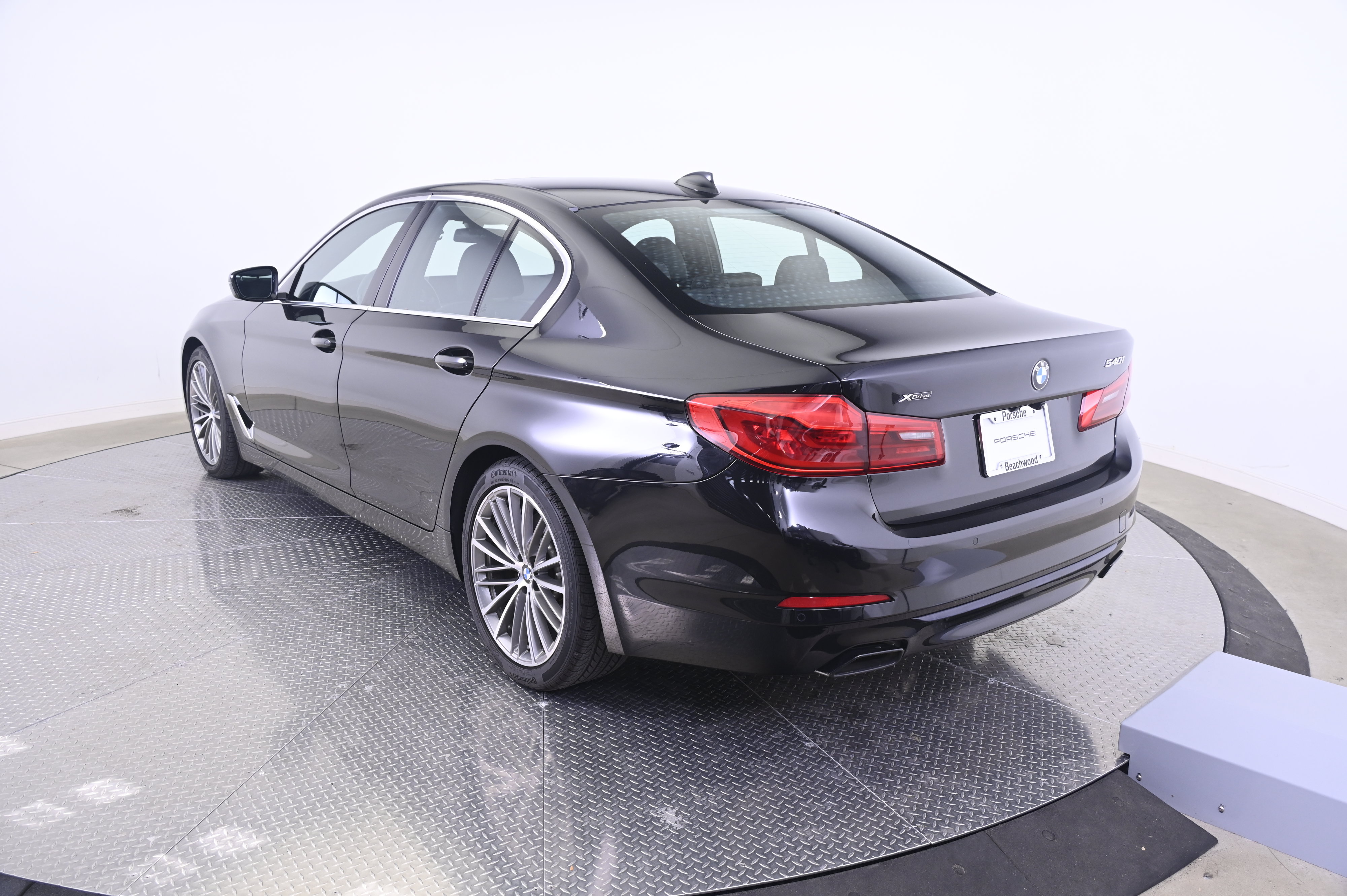 Used 2019 BMW 540i xDrive AWD/4WD image 3