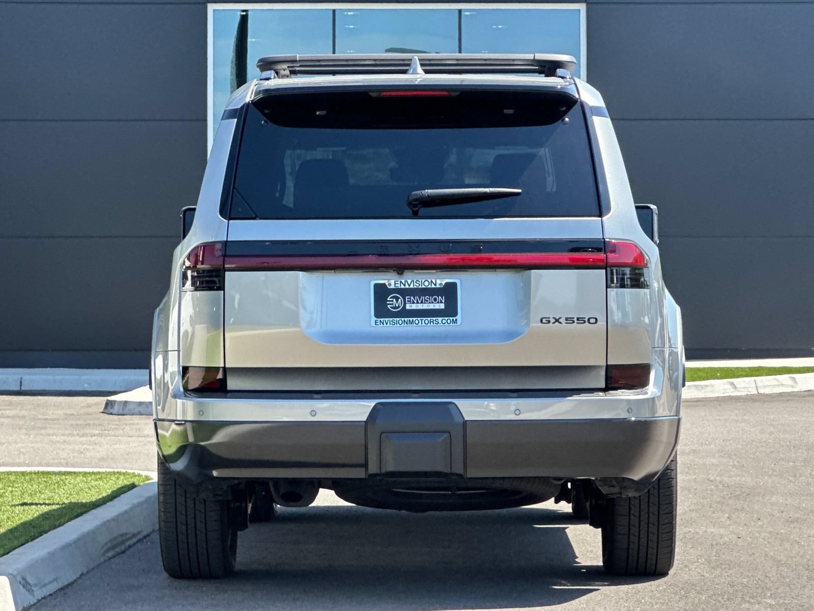 Used 2025 Lexus GX 550 w/ Accessory Package (31) AWD/4WD image 4