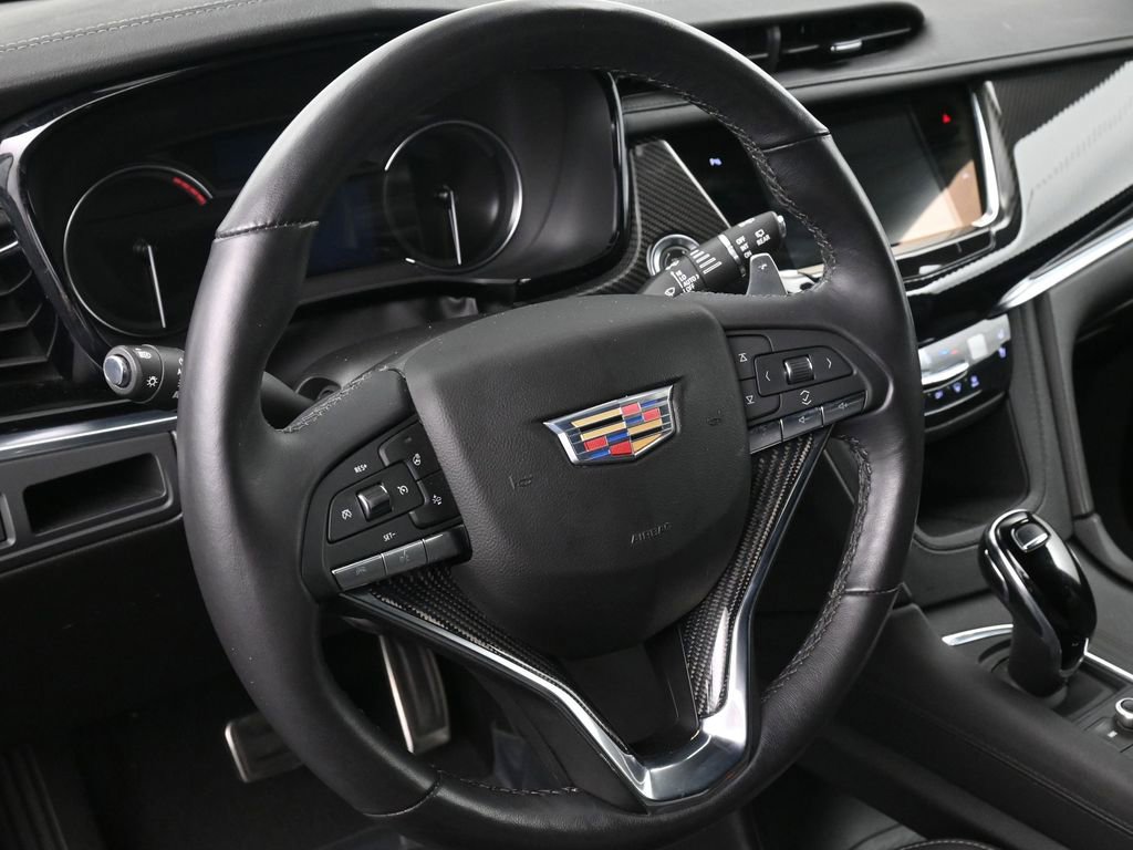Used 2024 Cadillac XT6 Sport image 10
