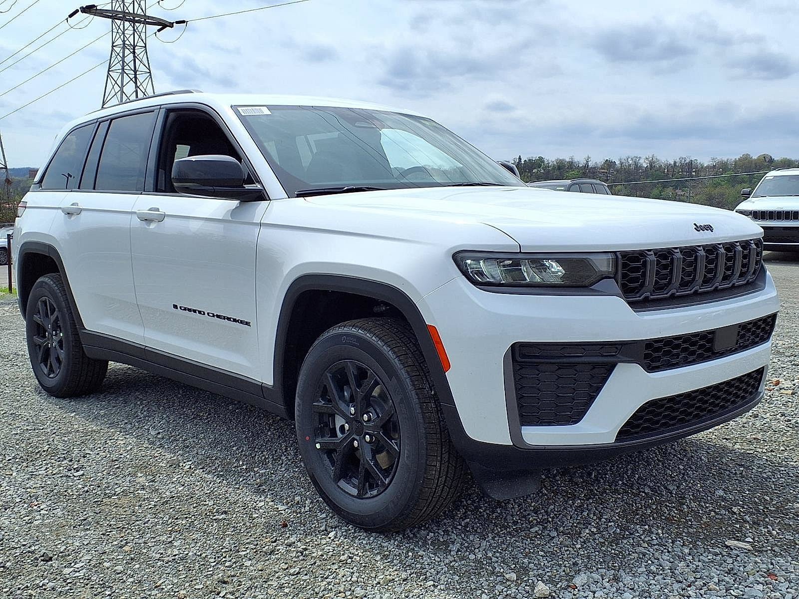 New 2026 Jeep Grand Cherokee Altitude AWD/4WD image 2