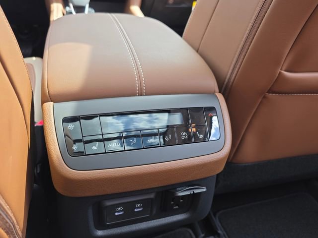 New 2026 Nissan Pathfinder Platinum AWD/4WD image 26