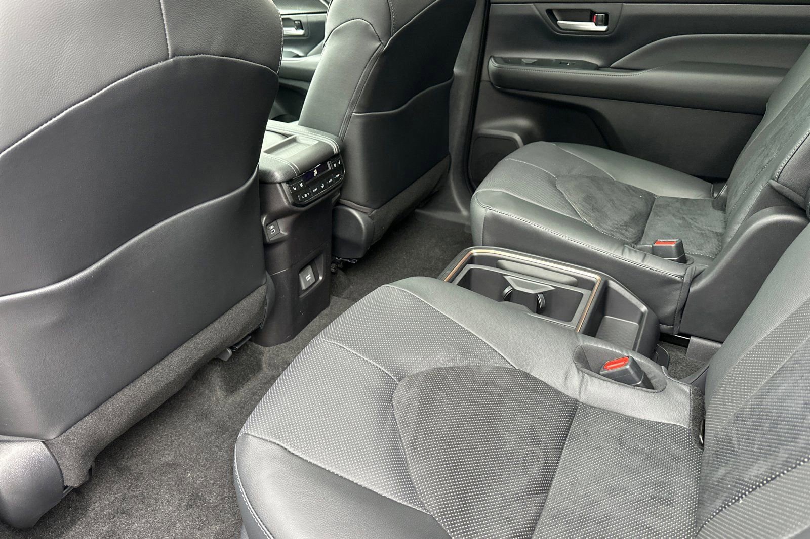 New 2026 Toyota Grand Highlander AWD Hybrid image 13