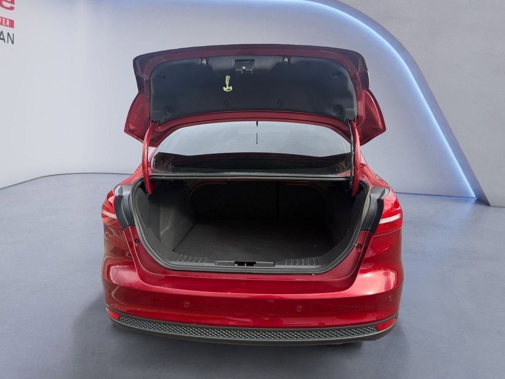 Used 2015 Ford Focus SE w/ Reverse Sensing Package image 19