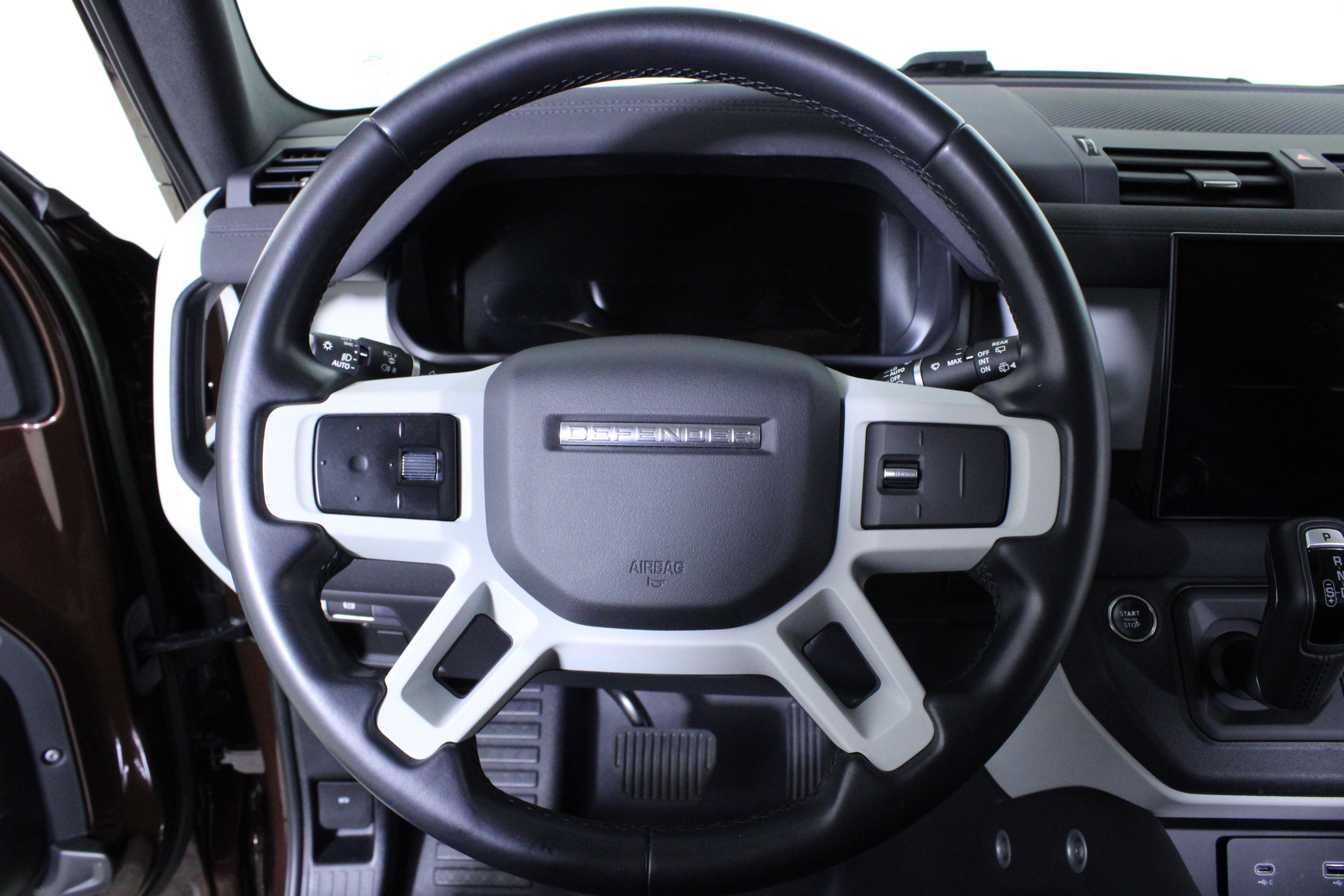 Used 2023 Land Rover Defender 130 S image 20